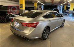 تويوتا أفالون